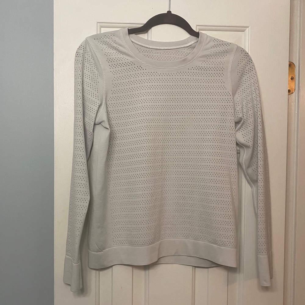 Lululemon sz 6 swiftly breathe long sleeve!